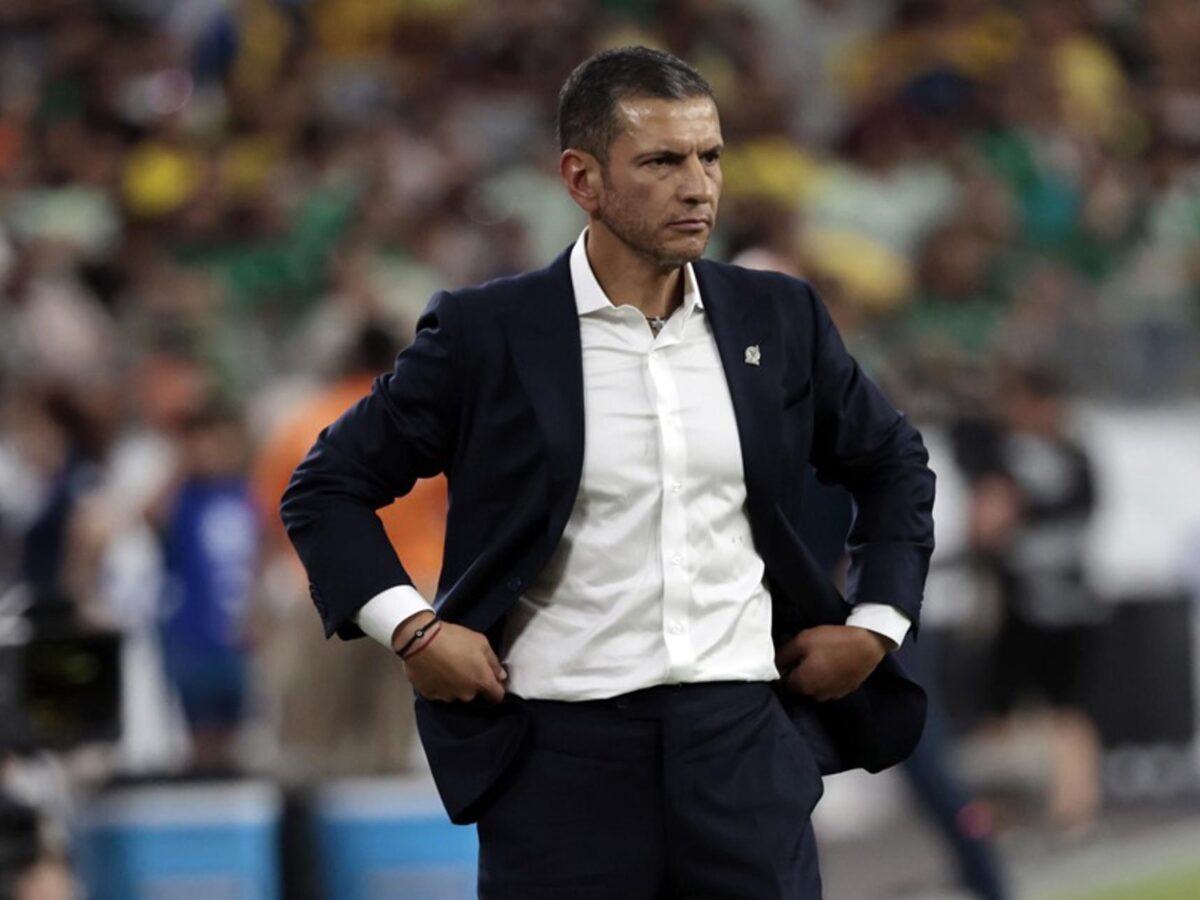 El entrenador de la selección mexicana Jaime Lozano. EFE/EPA/JUAN G. MABANGLO