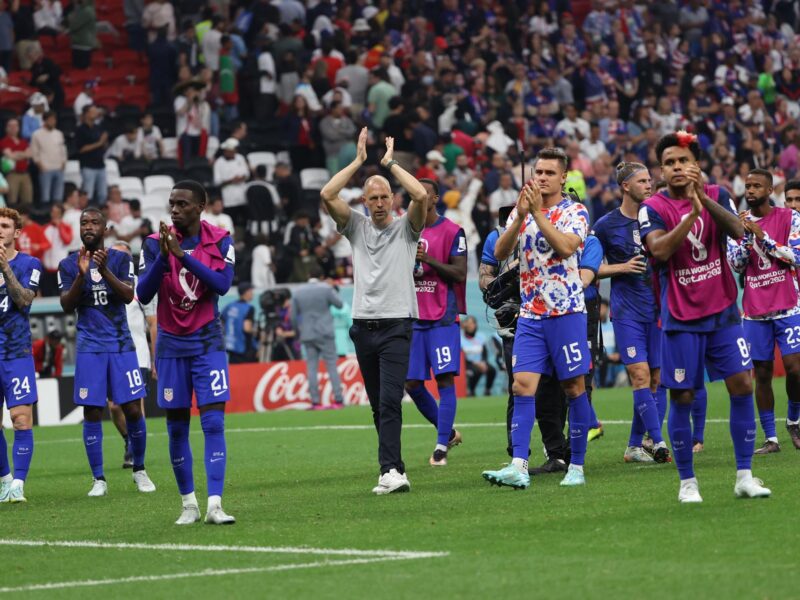 Imagen de archivo del entrenador Gregg Berhalter (C) de EE. UU. EFE/EPA/Ali Haider