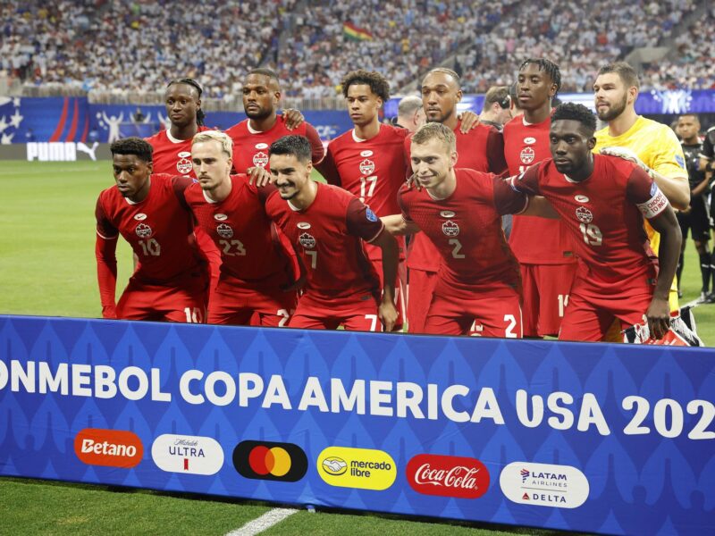 Registro general del equipo titular de Canadá durante su debut en la Copa América 2024, el pasado 20 de junio, en el estadio Mercedes Benz de Atlanta (Georgia, EE.UU.). EFE/Erik S. Lesser